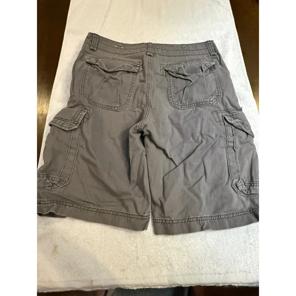 Unionbay Mens Gray Cotton Cargo Shorts Size 32 Relaxed Fit Utility Pockets
